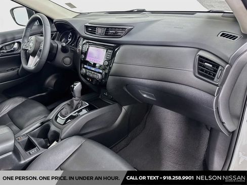 Used 2018 Nissan Rogue SV w/ Sun & Sound Touring Package FWD image 30