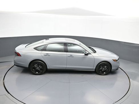 Used 2025 Honda Accord SE image 37