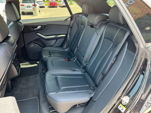 Used 2019 Audi Q8 Premium w/ Convenience Package image 24
