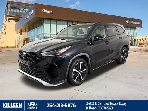 Used 2022 Toyota Highlander XSE AWD/4WD image 3