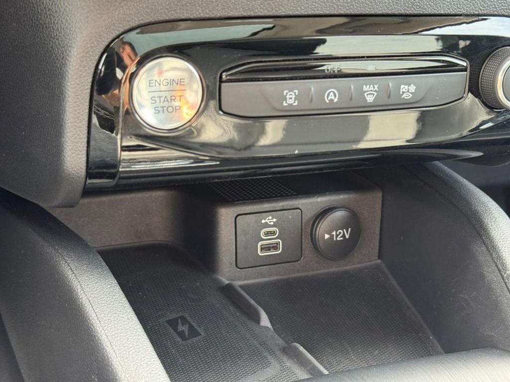 Used 2025 Ford Escape Platinum AWD/4WD image 20