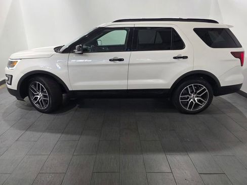 Used 2017 Ford Explorer Sport w/ Equipment Group 401A AWD/4WD image 2