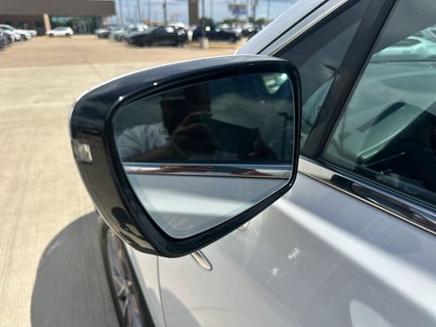Used 2023 Buick Enclave Essence FWD image 8
