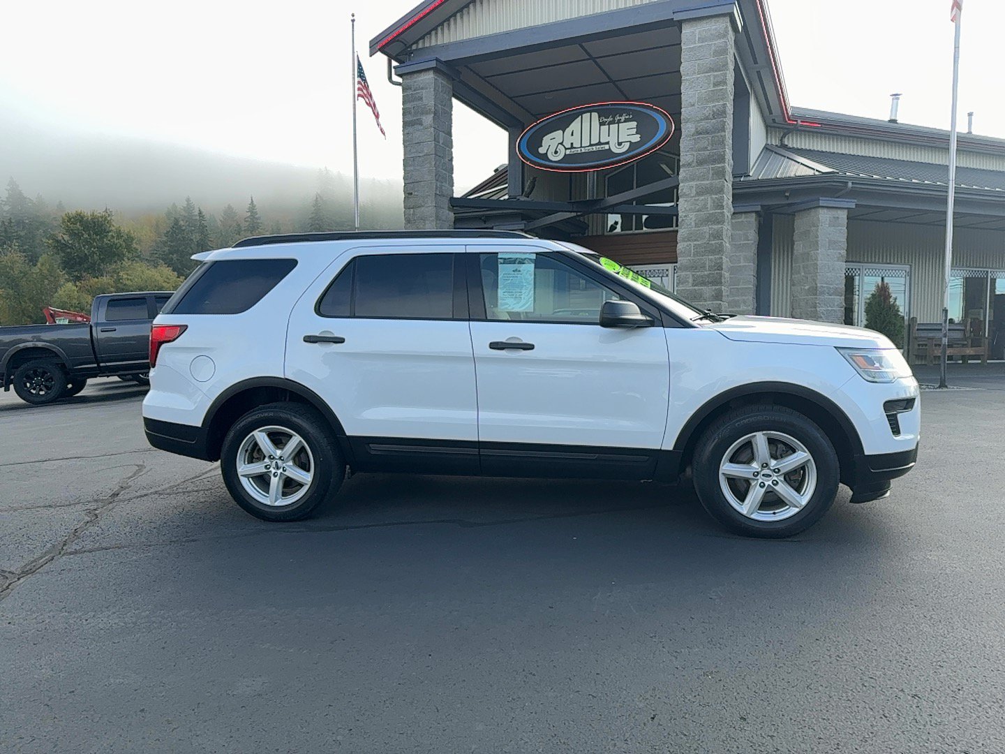Used 2018 Ford Explorer 4WD image 4