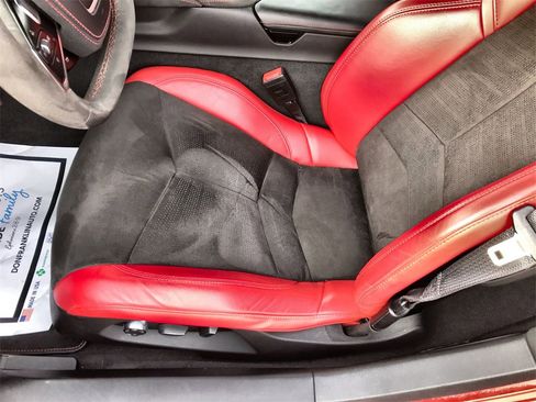 Used 2021 Chevrolet Corvette Stingray Premium Conv w/ Z51 Performance Package image 12