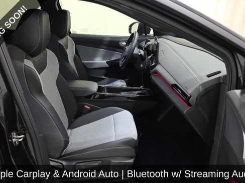 Used 2024 Volkswagen ID.4 2WD image 5