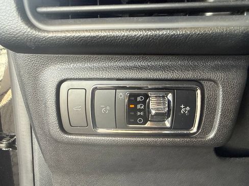 Used 2024 Lincoln Corsair AWD w/ Equipment Group 101A image 14