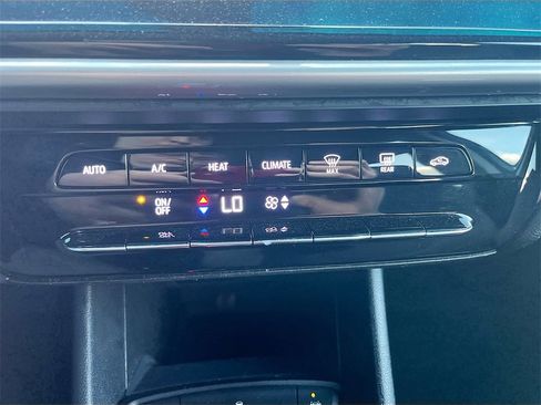 Used 2022 Chevrolet Bolt LT image 15