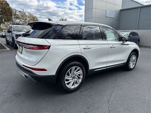 Certified 2023 Lincoln Corsair FWD image 5