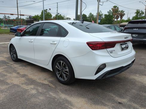 Certified 2024 Kia Forte LXS w/ LXS Technology Package FWD image 7