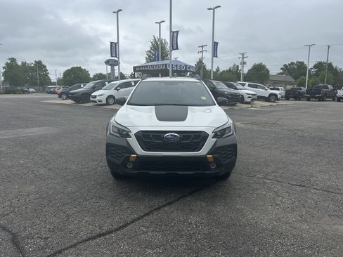 Used 2025 Subaru Outback Wilderness AWD/4WD image 7