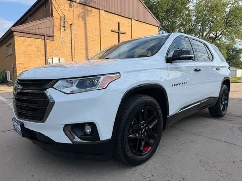 Used 2020 Chevrolet Traverse Premier w/ Redline Edition AWD/4WD image 2