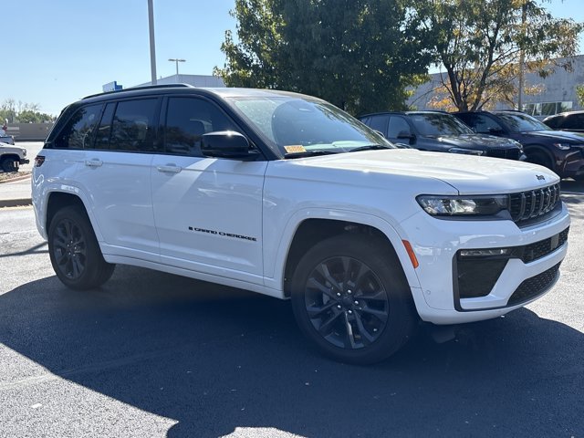 Used 2026 Jeep Grand Cherokee Limited AWD/4WD image 4