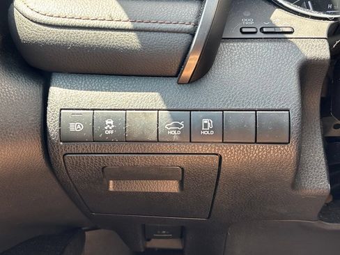 Used 2019 Toyota Camry LE FWD image 21