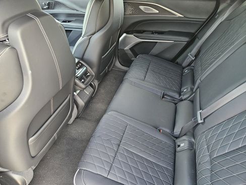 New 2026 Cadillac Lyriq V w/ Exterior Carbon Fiber Package AWD/4WD image 20