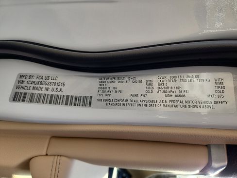 New 2025 Jeep Grand Cherokee L Limited w/ Luxury Tech Group II image 19