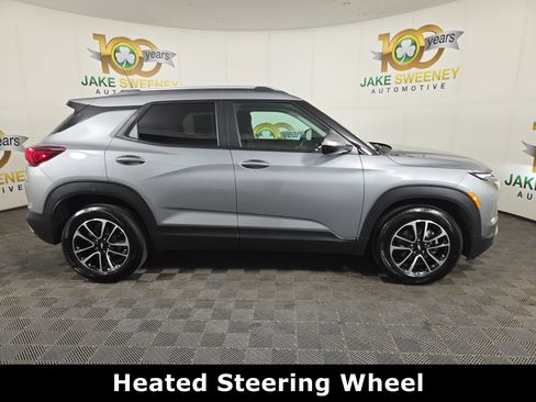 Used 2024 Chevrolet TrailBlazer LT w/ Convenience Package FWD image 11