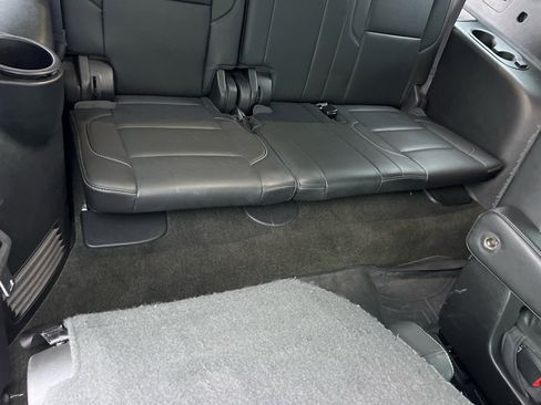 Used 2017 GMC Yukon XL SLT w/ Open Road Package image 17