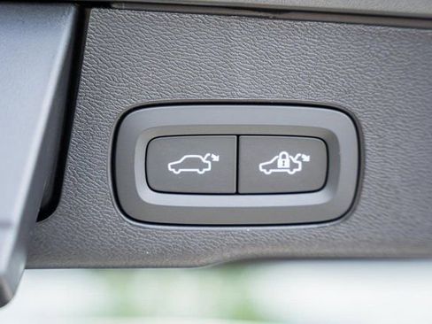 Used 2026 Volvo XC60 B5 Ultra w/ Protection Package Premier image 10