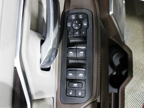 New 2025 RAM 2500 Laramie image 8