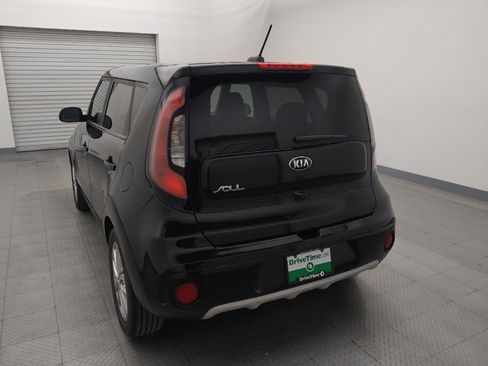 Used 2019 Kia Soul + image 6