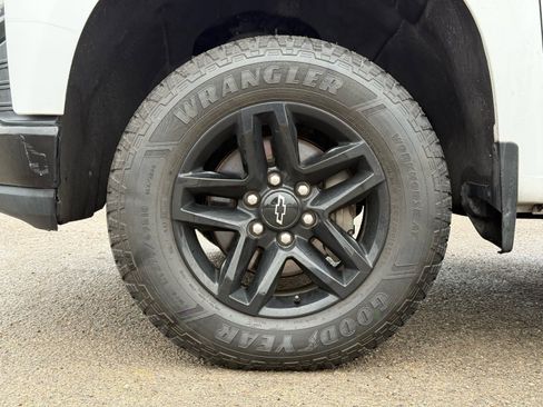 Used 2020 Chevrolet Silverado 1500 LT Trail Boss image 13