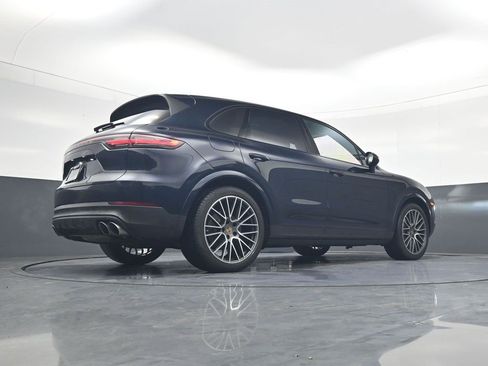 Used 2019 Porsche Cayenne S image 22