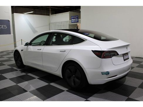 Used 2018 Tesla Model 3 Long Range image 6