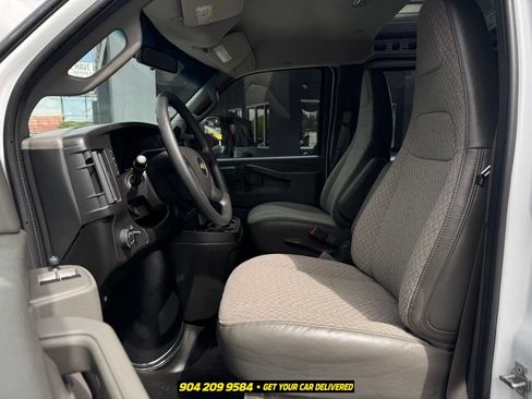 Used 2026 Chevrolet Express 2500 w/ Driver Convenience Package RWD image 21