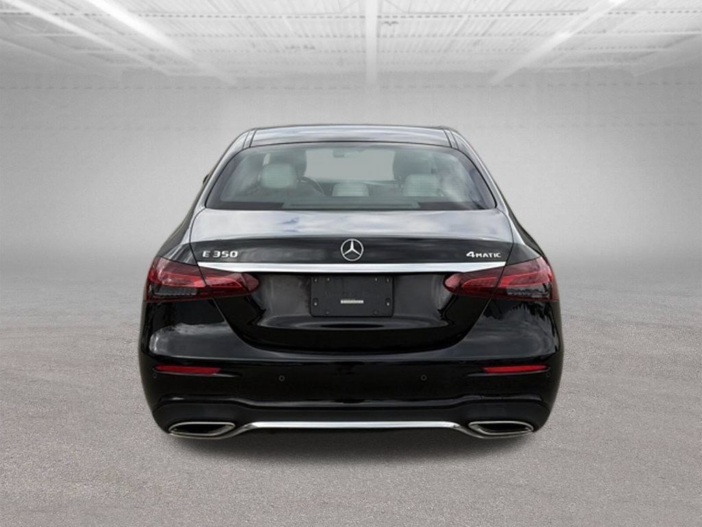 Used 2023 Mercedes-Benz E 350 4MATIC Sedan image 4