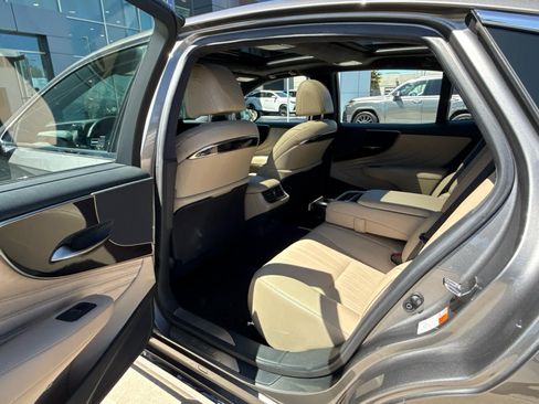 Used 2023 Lexus LS 500 w/ Interior Upgrade Package RWD image 11