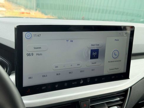 Used 2024 Ford Escape Platinum image 31