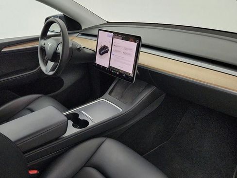 Used 2023 Tesla Model Y Long Range AWD/4WD image 29