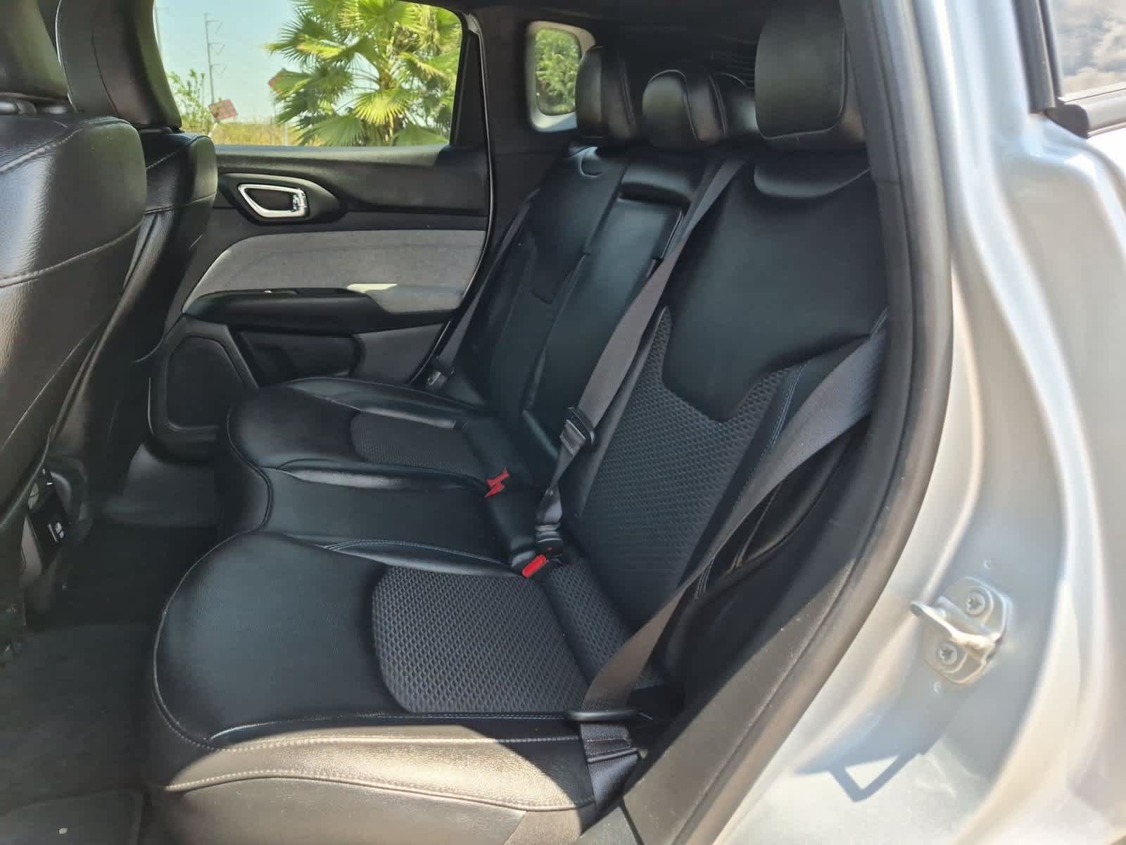Used 2024 Jeep Compass Latitude AWD/4WD image 23