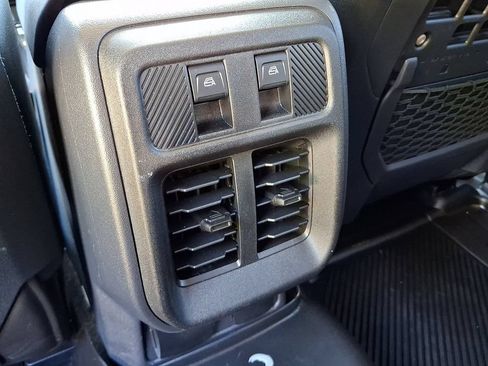Used 2025 Ford Bronco Badlands AWD/4WD image 8