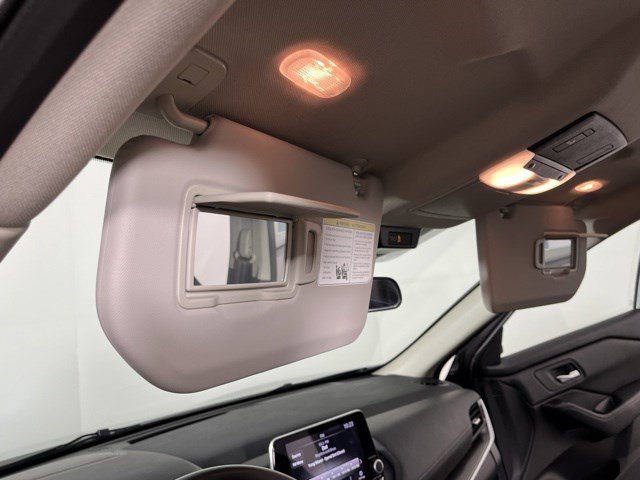 Used 2026 Nissan Rogue SV FWD image 31