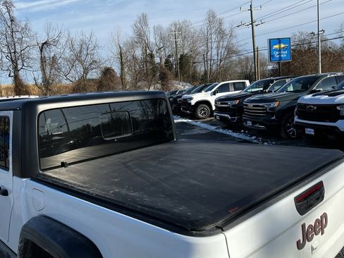 Used 2023 Jeep Gladiator Mojave w/ LED Lighting Group image 8