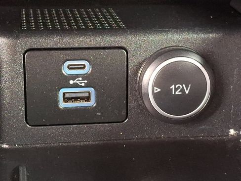 Used 2021 Ford Escape SE image 24