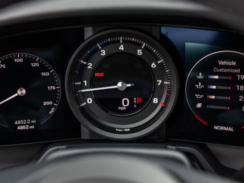 Certified 2024 Porsche 911 Carrera RWD image 47