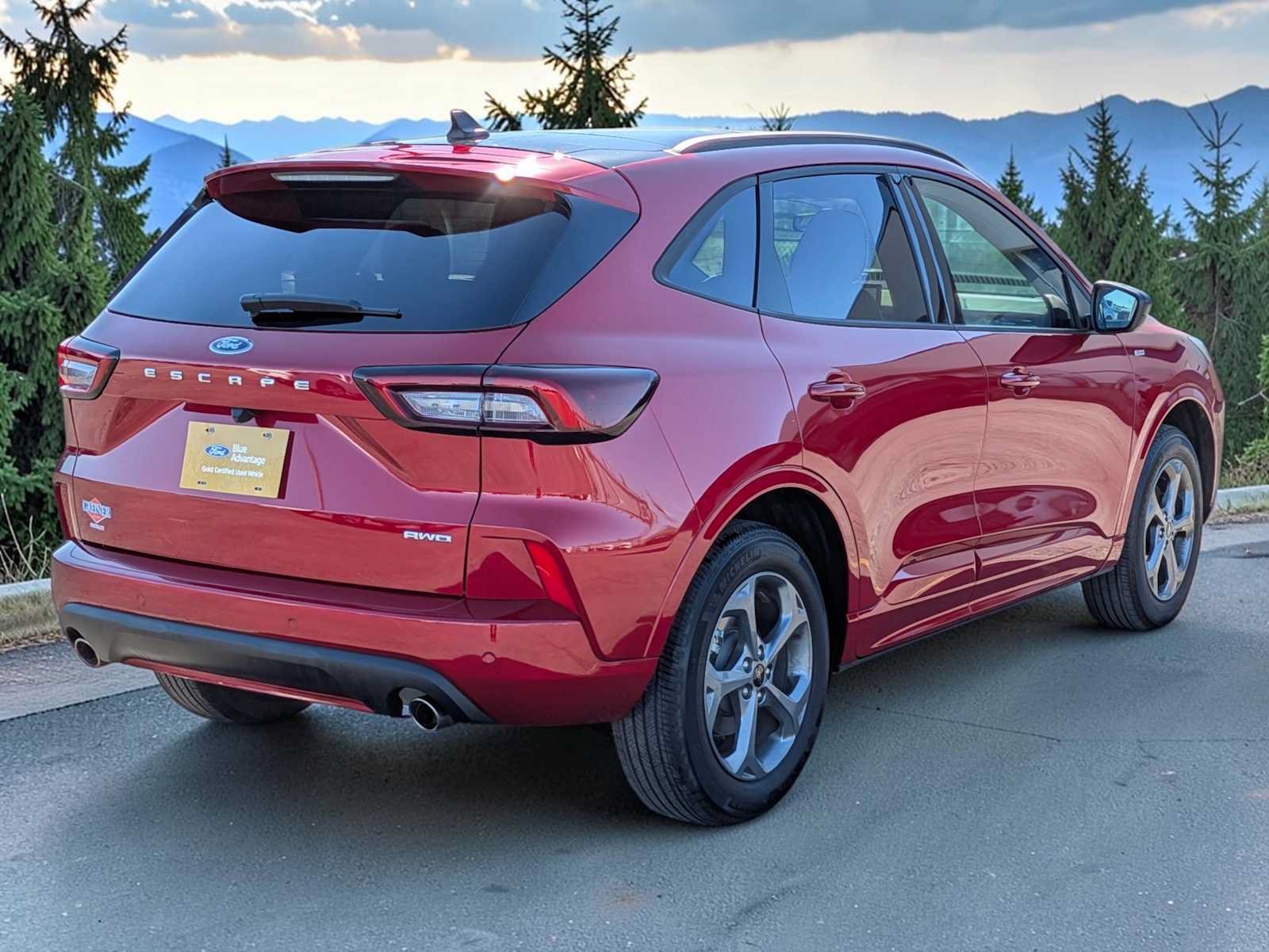 Used 2024 Ford Escape ST-Line w/ Tech Pack #1 AWD/4WD image 6