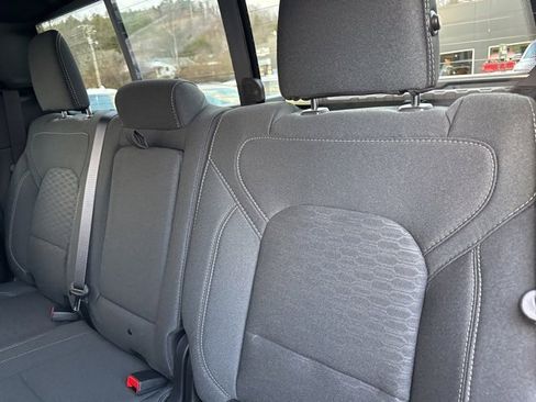 New 2026 RAM 1500 4x4 Crew Cab image 25