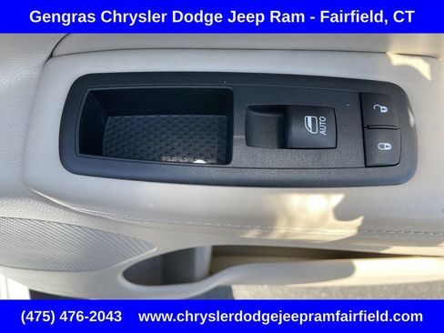 Used 2019 Jeep Grand Cherokee Overland AWD/4WD image 11