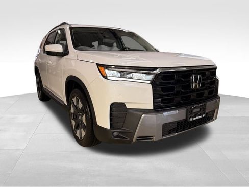 New 2026 Honda Pilot Touring image 2
