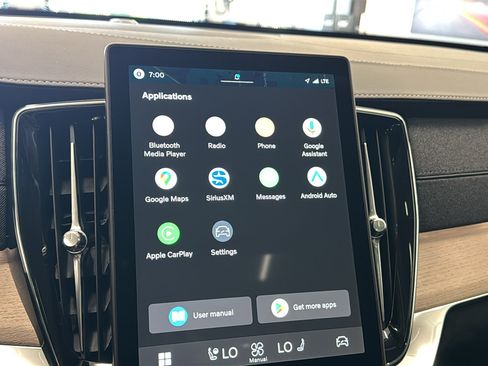New 2026 Volvo XC90 B5 Core AWD/4WD image 17