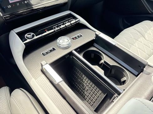 New 2026 Lincoln Navigator Black Label AWD/4WD image 30