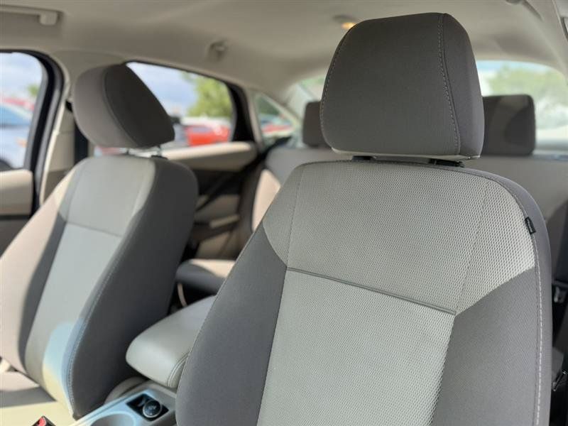 Used 2013 Ford Focus SE w/ Cargo Management Pkg FWD image 13