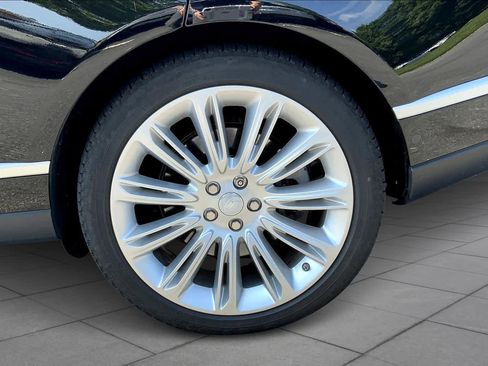 Used 2019 Land Rover Range Rover Supercharged image 10