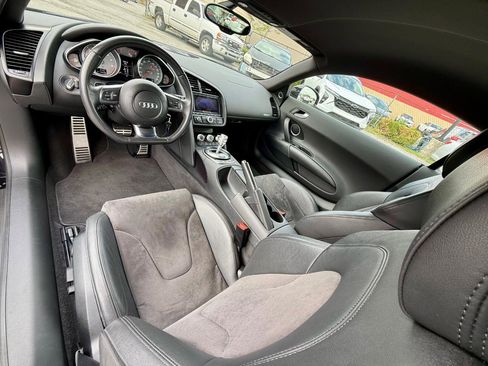 Used 2012 Audi R8 V8 image 19