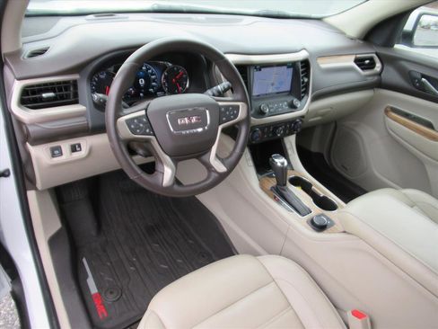 Used 2019 GMC Acadia Denali w/ Technology Package image 15