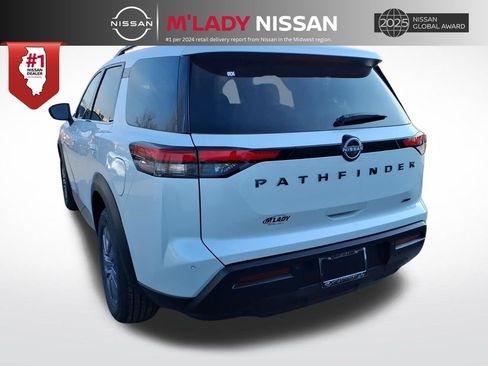 New 2026 Nissan Pathfinder SV image 5